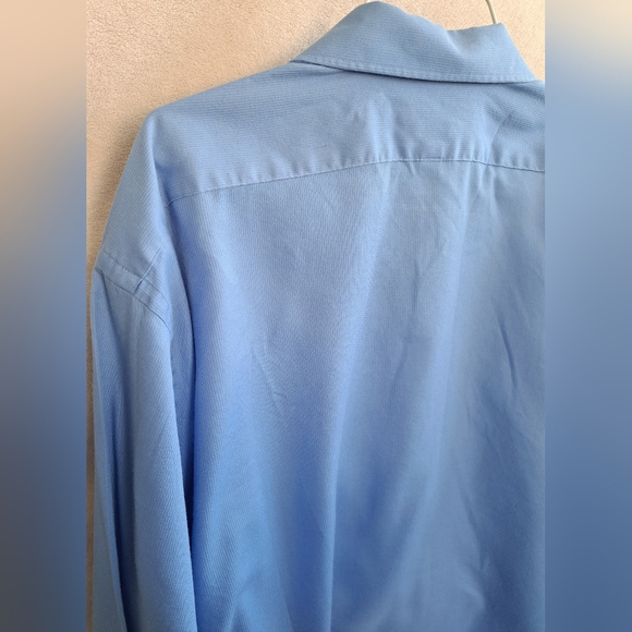 Mens Van Heusen Regular Fit Blue Button Down Dress Shirt - Picture 9 of 9